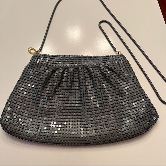 Grey Metal Mesh Evening Bag w/metal handle EYE CATCHIING! Satin interior - Picture 1 of 15